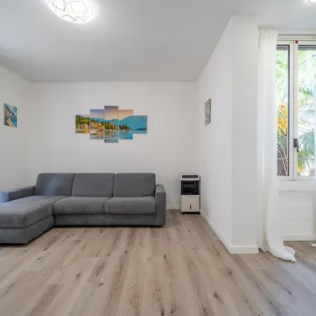 Apartamento Centro - Bilocale Moderno Per 4 Ospiti