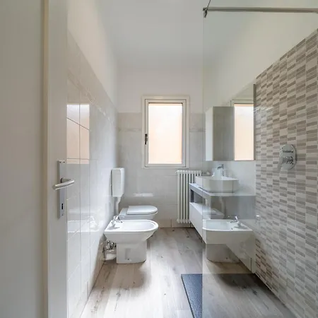 Apartamento Centro - Bilocale Moderno Per 4 Ospiti Como