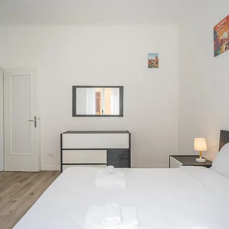Centro - Bilocale Moderno Per 4 Ospiti Apartamento Como